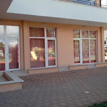 Bautik In Grand Kamelia