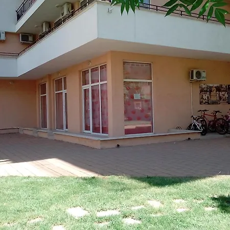 Bautik In Grand Kamelia